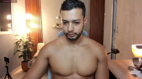 Calix  Independient model Insta and twt Calixsnake online show from 7, 6, 2026