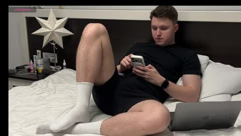 Snapshot of j_lyle_x chatting on 6, 5, 2026 j_lyle_x online show from 6, 5, 2026