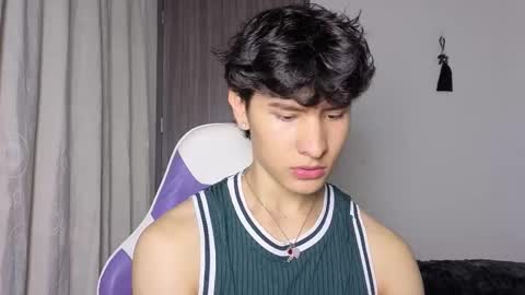 Snapshot of j_u_p_i_t_e_r chatting on 29, 10, 2025 Noah online show from 29, 10, 2025