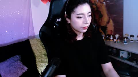 jade 18  online show from 25, 11, 2025