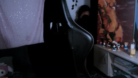 jade 18  online show from 23, 12, 2025