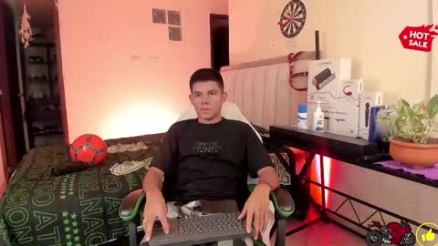 Snapshot of jack_castell chatting on 8, 10, 2025 JACK CASTELL online show from 8, 10, 2025