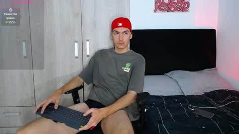 INDEPENDENT MODEL online show from 30, 1, 2025