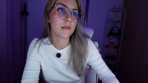 Snapshot of jacky_croft chatting on 6, 4, 2026 Linda Sofia help me get to 100 thumbs up online show from 6, 4, 2026