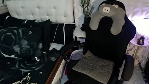 Jacque online show from 27, 2, 2025