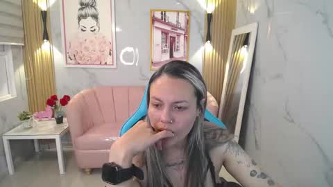 Snapshot of jade_jones_a chatting on 21, 10, 2025 Jade online show from 21, 10, 2025