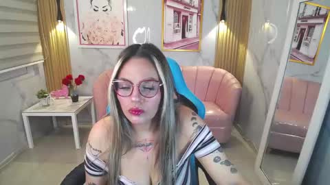Snapshot of jade_jones_a chatting on 23, 10, 2025 Jade online show from 23, 10, 2025