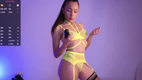 Snapshot of jade_paris chatting on 13, 11, 2025 Jade Paris online show from 13, 11, 2025