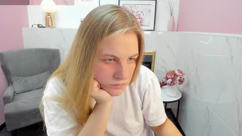 Snapshot of jade_soft chatting on 4, 12, 2024 Jade online show from 4, 12, 2024