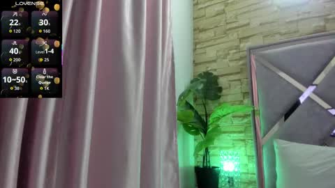 jade white  online show from 22, 9, 2025