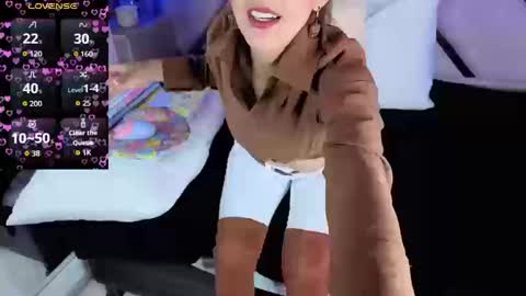 jade white  online show from 9, 1, 2026