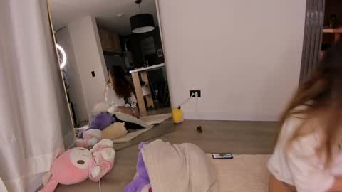 Jade online show from 5, 12, 2024