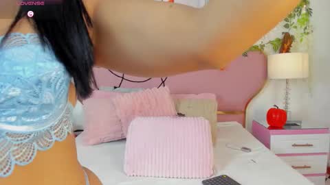 jadebennett online show from 30, 10, 2025