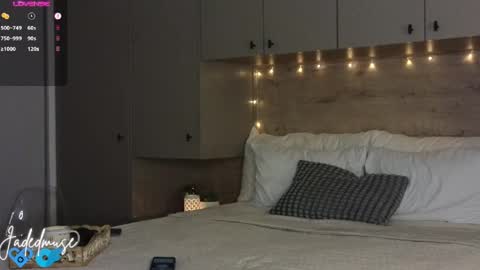 Jade online show from 6, 4, 2026