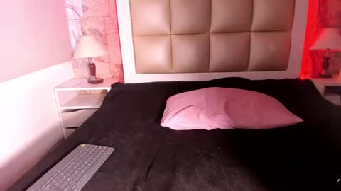 Snapshot of jadeestudios chatting on 24, 2, 2025 jadeestudios online show from 24, 2, 2025