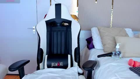 Jadeh online show from 20, 2, 2025