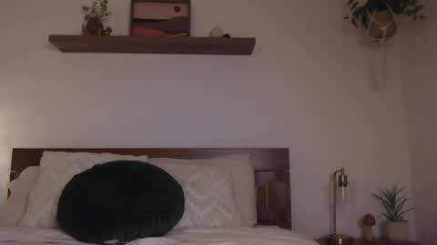 Jade Love online show from 27, 12, 2024