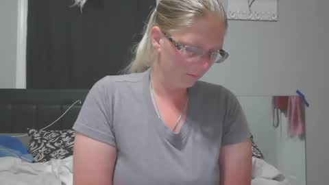 Snapshot of jadeluv chatting on 2, 10, 2025 JadeLuv online show from 2, 10, 2025