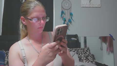 JadeLuv online show from 25, 3, 2026