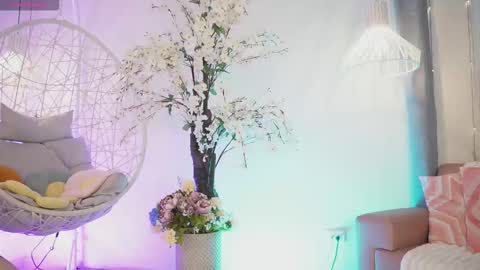 Jade Summer online show from 17, 9, 2025