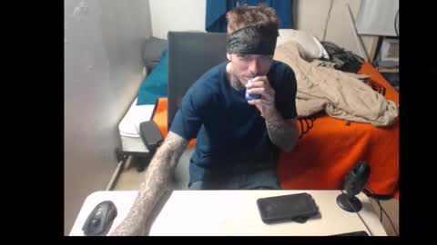 showingitoff online show from 25, 10, 2025