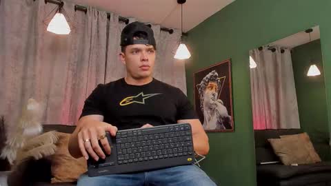 Snapshot of jakee_tyler chatting on 15, 12, 2025 Jake Tyler online show from 15, 12, 2025