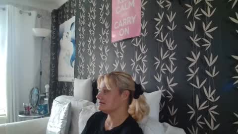 Snapshot of jakkilouise chatting on 10, 9, 2025 JAKKI LOUISE pornstar online show from 10, 9, 2025