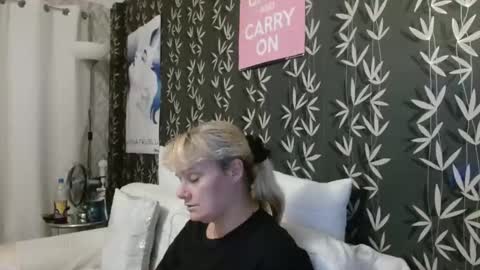 Snapshot of jakkilouise chatting on 17, 9, 2025 JAKKI LOUISE pornstar online show from 17, 9, 2025
