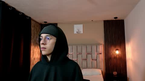 james_adamss_ online show from 11, 2, 2026