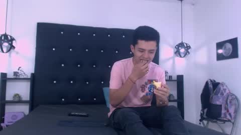 James y Kenet online show from 1, 2, 2026