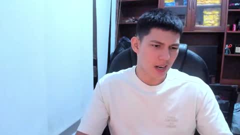 Snapshot of james_cr chatting on 22, 2, 2025 james_cr online show from 22, 2, 2025