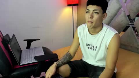 Snapshot of james_hill7 chatting on 10, 11, 2025 James Hill online show from 10, 11, 2025