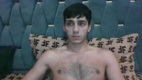 Snapshot of james_qss8 chatting on 14, 12, 2025 James online show from 14, 12, 2025