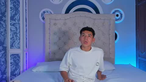 Snapshot of james_russell chatting on 23, 4, 2026 Jamess online show from 23, 4, 2026