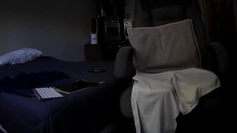 James Bondage online show from 1, 11, 2025