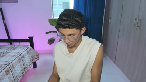 Snapshot of jamess_blanco chatting on 10, 10, 2025 jamess_blanco online show from 10, 10, 2025