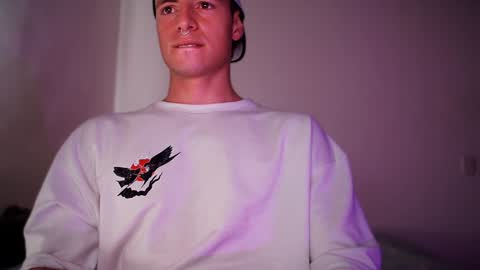 Snapshot of jamesss____ chatting on 19, 12, 2024 jamesss____ online show from 19, 12, 2024