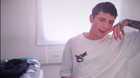 Snapshot of jamesss____ chatting on 20, 1, 2025 jamesss____ online show from 20, 1, 2025