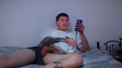 Snapshot of jamesss____ chatting on 6, 2, 2025 jamesss____ online show from 6, 2, 2025