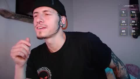 Snapshot of jamesss____ chatting on 24, 10, 2025 jamesss____ online show from 24, 10, 2025