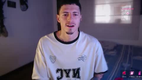 Snapshot of jamesss____ chatting on 24, 11, 2025 jamesss____ online show from 24, 11, 2025