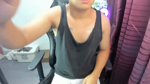 Snapshot of jamesthebigcockxxx chatting on 2, 1, 2025 jamesthebigcockxxx online show from 2, 1, 2025