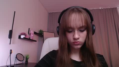 Snapshot of jamie_chung chatting on 6, 4, 2026 jamie_chung online show from 6, 4, 2026