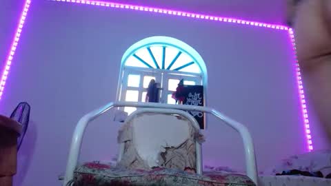 Snapshot of jammes_owen chatting on 4, 12, 2025 Jammes. online show from 4, 12, 2025