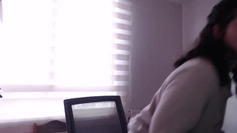 Snapshot of jane_r chatting on 16, 10, 2025 Jane online show from 16, 10, 2025