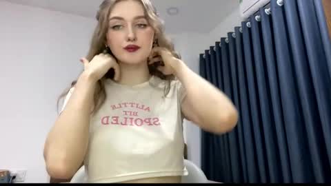 Snapshot of janesspace chatting on 1, 4, 2026 Janie online show from 1, 4, 2026