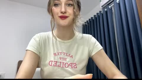 Snapshot of janesspace chatting on 3, 4, 2026 Janie online show from 3, 4, 2026