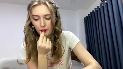 Snapshot of janesspace chatting on 13, 4, 2026 Janie online show from 13, 4, 2026