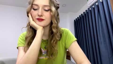 Snapshot of janesspace chatting on 21, 4, 2026 Janie online show from 21, 4, 2026