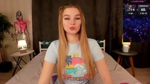 Day Alice Night Stella online show from 19, 12, 2024